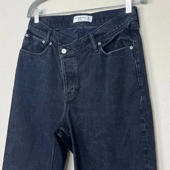 Abercrombie‎ and Fitch Criss Cross High RiseDad Jeans in Black